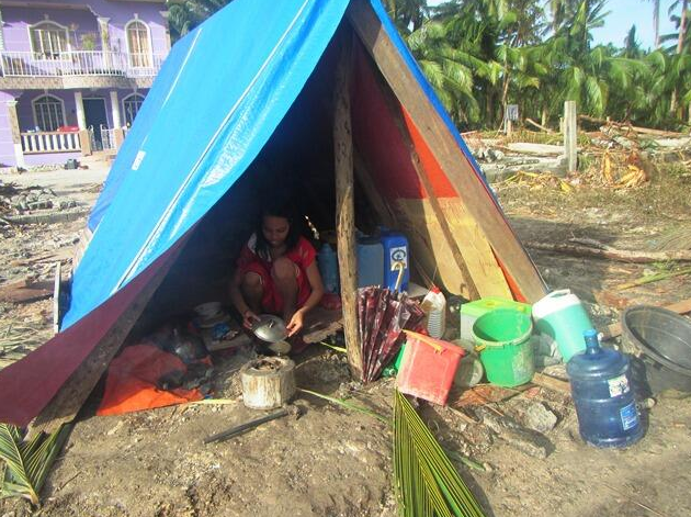 Resident of eastern Samar have set up temporary shelters after the storm. Image from Plan Philippines