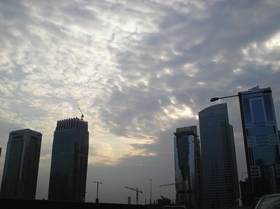 Nuages dans le ciel de Dubaï