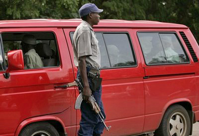 zimbabwe-mukoko-police.jpg