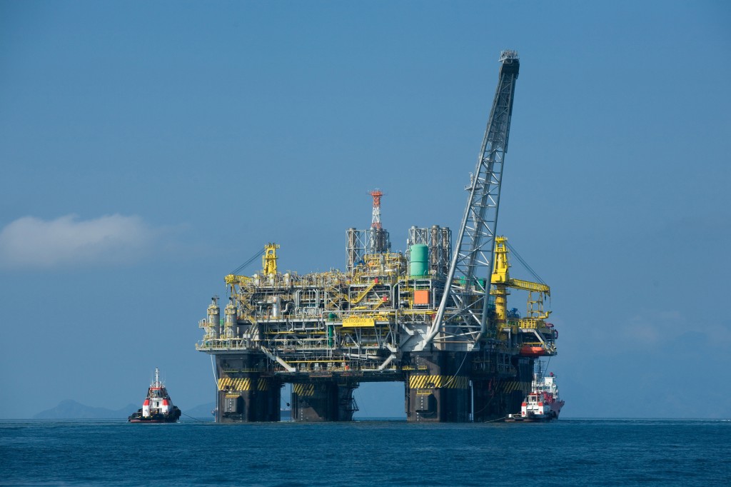 In January of 2009, the first oil platform 100% made in Brazil went on stream in Rio de Janeiro coast. According to the Government it will be capable of producing 180,000 barrels of oil and 6 million cubic meters of natural gas per day, when operating in its full capacity.Photo: Petrobras/ABr 