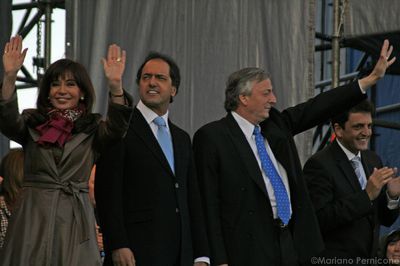 Photo of the closure of the Kirchner campaign by Mariano Pernicone and used under a Creative Commons license: http://www.flickr.com/photos/pernicleto/3663297215/ 