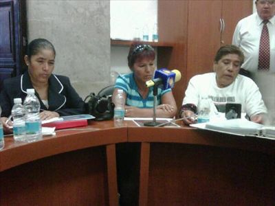 Mothers of some of the murdered women from Ciudad Juárez testifying in the Senate. Photo by Jesús Robles and used with permission.
