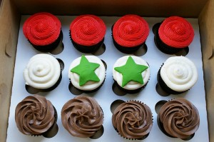 Syrian flag cupcakes by Canadian bakery cococakes