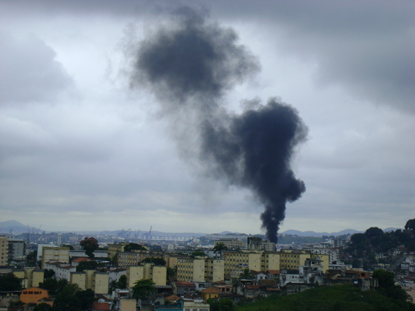 Hubschrauber Explosion. Foto von Taiane Oliveira bei Twitpic.