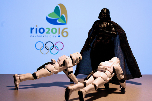 Vader says: "2016 push-ups for Rio 2016". Photo: Stéfan