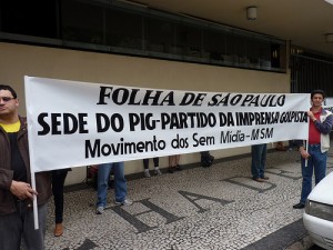 "Folha de São Paulo: Headquarters of PIG - Coupist Press". Photo by Aritanã Dantas. Used under a Creative Commons License.