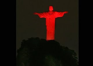 Christ the Redeemer in the World Aids Day. Image by Erika Siqueira from the Miss & Mister blog.