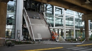 Damage to Santiago's Airport. Photo uploaded by flickr user Jorge Barahona and used under a Creative Commons license.