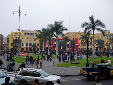Nella piazza principale di Lima (Plaza de Armas) questo maxischermo ha trasmesso le partite dei Mondiali.