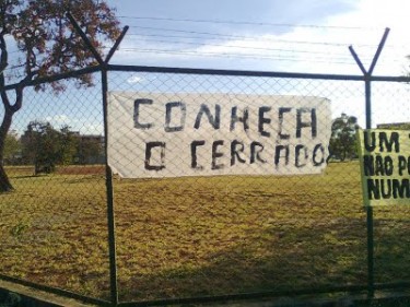 Protest against real estate speculation and for the savannah (Cerrado) in 2009. Photo from blog Grupo Currupião.