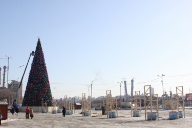 Kerstboom op het belangrijkste plein van Vladivostok. Foto van zeka_vasch.