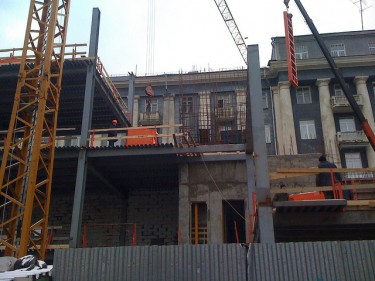 Teren budowy niedaleko stacji metra Teatralna. Zdjęcie: Veronica Khokhlova