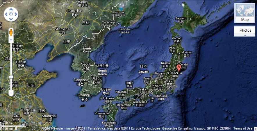 Bildo de Japanio kaj Koreio el Google Earth. La atomcentralo en Fukuŝimo estas markita per ‘A'.