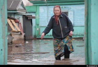 Flood, Eastern Kazakhstan. Photo by Nicholas Zarnitsyna, Andrew Vologda, voxpopuli.kz.