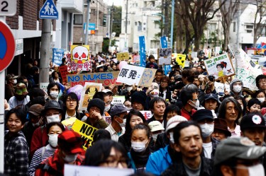 Anti nuclear power protests in Kouenji, Japan. Image by Flickr user SandoCap (CC BY-NC 2.0).