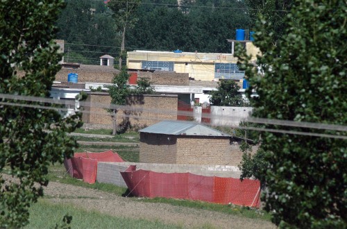 La foto mostra la casa di Abbottabad dove si ritiene vivesse il leader di al-Qaida Osama Bin Laden. Foto di Sniperphotoagency, copyright Demotix (02/05/11).