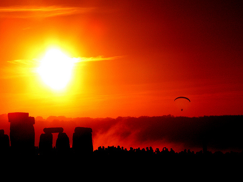 L'alba del solstizioa Stonehenge, Regno Unito.