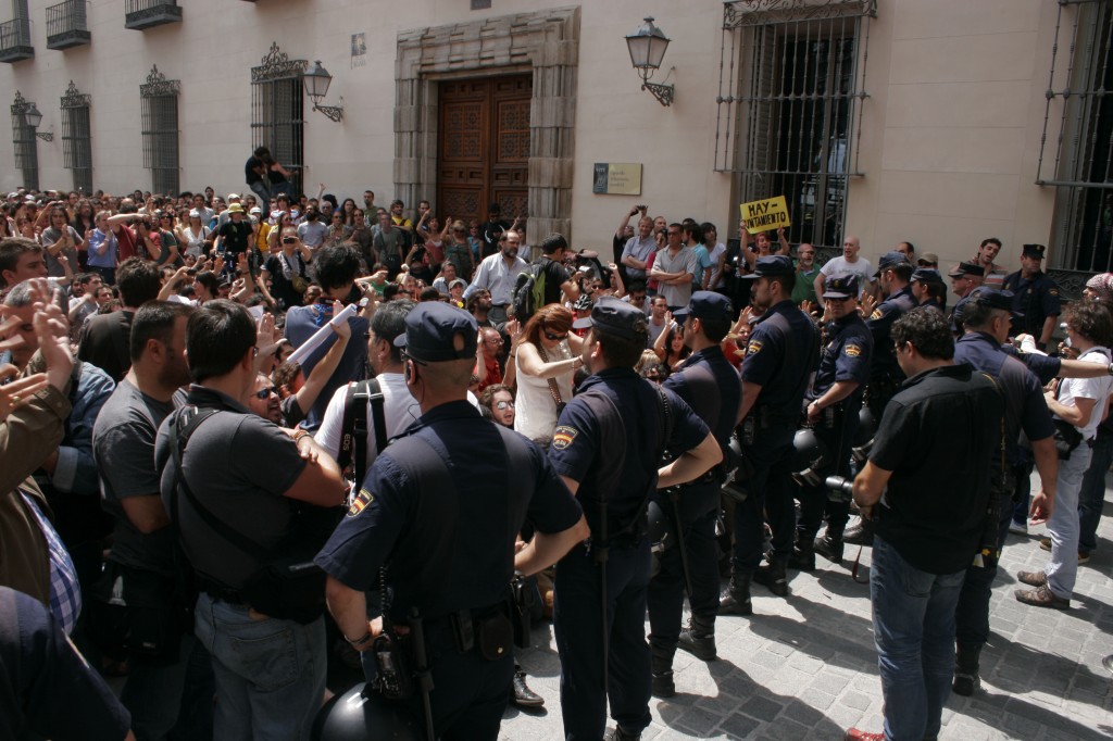 مدريد في 11 يونيو / حزيران 2011، تصوير كرستينا ماري، cristinagayar@ على تويتر، مستخدمة بتصريح منها.