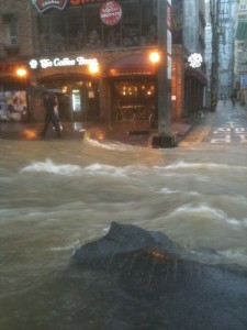 Flood in Hongdae area, Seoul, South Korea. Image by net user 케이머스, Posted on the Wiki Tree site (CC BY 2.0)