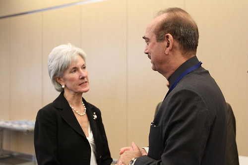 U.S. Secretary of Health and Human Services and Indian Minister of Health and Family Welfare Ghulam Nabi Azad. Image by U.S. Embassy New Delhi (CC BY-ND 2.0)