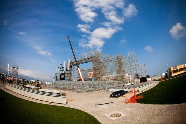 Main stage at Rock in Rio 2011 still in construction. Photo by Mel Toledo (CC BY-NC-SA 2.0)