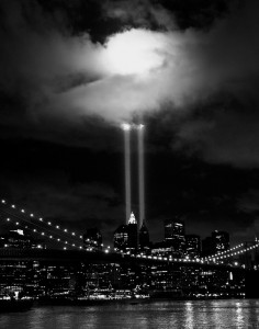Eerbetoon 11 september met lichteffecten, New York