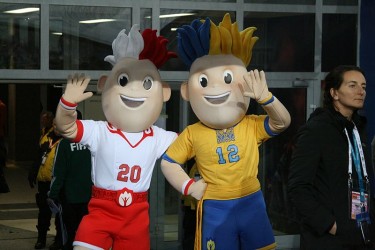 UEFA Euro 2012 mascots - Slavek and Slavko. Photo by Roger Gorączniak (CC BY 3.0)