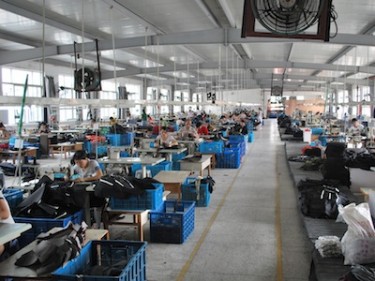 Luggage factory, Wenzhou, China. Image by Malcolm M on Flickr (CC BY 2.0).