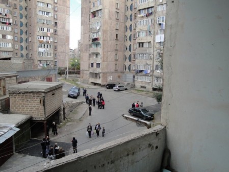 Some families evacuate their apartments in Yerevan (Журнал настоящего армянина)