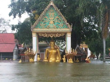 Flooded Temple. Photo from Pailin C