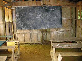 Image of a primary school in Mefoupe, Woleu Ntem, Northern Gabon. Creative Commons, jp-rougou.blogspot.com