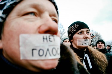 "No voice." Photo from Saint-Petersburg manifestation. Photo by Salimasafarova (Ridus.ru)