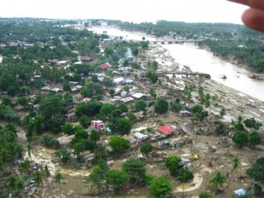 Vista aérea del impacto de la inundación. Foto de Tony Alejo en Facebook.