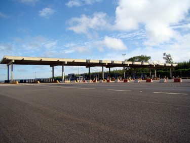 Tollbooths – Itiparina. Photo by Mariana Braga. (CC BY-NC-ND 2.0)