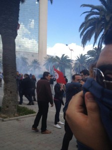 Police clash with protesters at Mohamed V Avenue in Tunis. Image by Lina Ben Mhenni (CC BY-NC-ND 3.0).