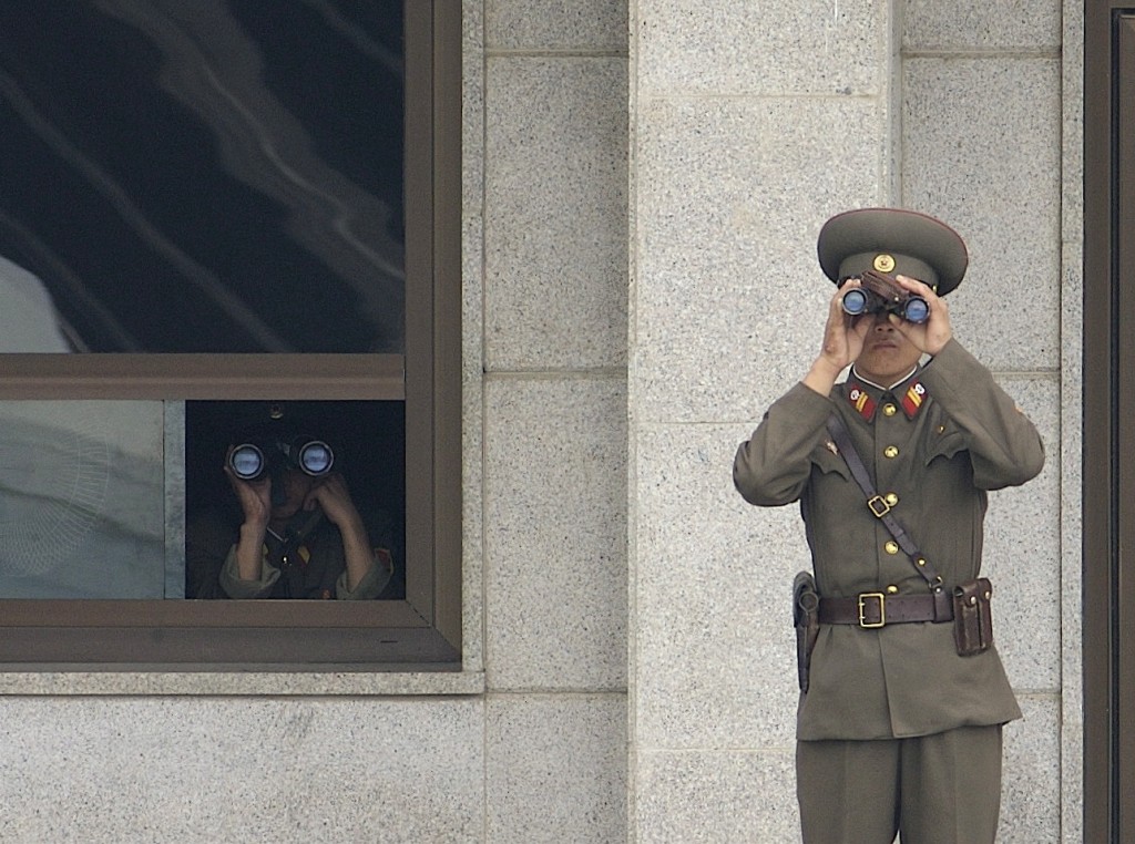 Soldado norcoreano en una zona desmilitarizada
