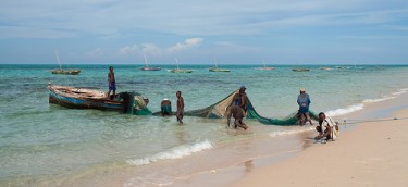 Mozambican fishermen. Image by Flickr user stignygaard (CC BY-NC-SA 2.0)
