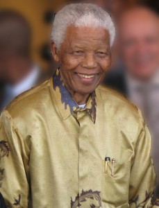 Nelson Rolihlahla Mendela je prvi demokratski izabrani predsednik Južne Afrike. Foto objavio Južna Afrika Dobre Vesti pod Creative Commons (CC BY 2.0).