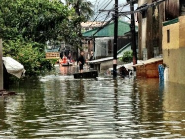 Flooding in San Juan City. Photo from Twitter page of @michelleorosa.