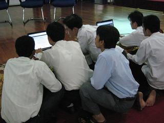 Participants in the Cambodian Bloggers Summit. Photo from Flickr page of cambodia4kidsorg