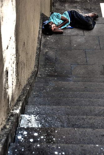 “Hung - Dreams burned by inequality. São Paulo-Brazil.” Foto di cassimano su Flickr (CC BY-NC-SA 2.0)