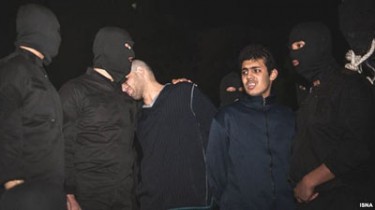 due giovani giustiziati per impiccagione, Teheran, Iran