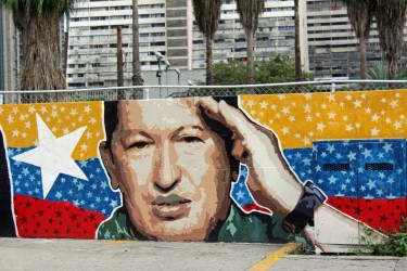Настенный Уго Чавес в Каракасе, Венесуэла.
