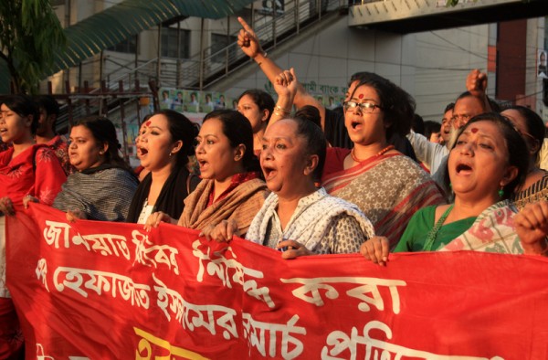 Activistas de la federación de teatros de Bangladés participaron en una marcha contra la manifestación de Hifazat-e-Islam en Dhaka. Imagen de Rehman Asad. Derechos de autoro Demotix (5/4/2013)