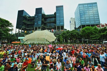 Thousands of Singaporeans assembled in Hong Lim Park on Labor Day. Photo from Facebook of Lawrence Chong 