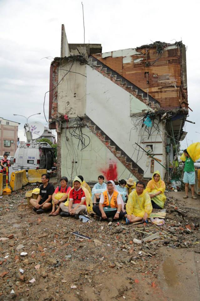 Sit-in protest after the house was torn down. Photo taken by Taiwan Rural Front.