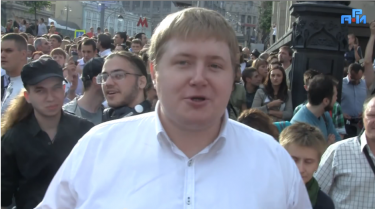 Egor Prosvirnin at a nationalist rally. YouTube screenshot.