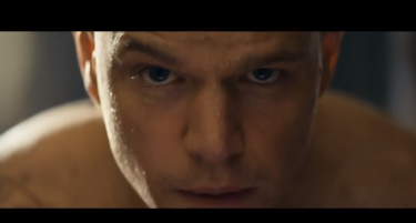 Matt Damon dans son rôle de leader sur «Elysium». Photo prise à partir de YouTube.