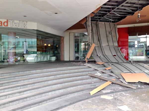 @randelltiongson: Damaged by the earthqauke here in Ayala Center Cebu pic.twitter.com/TSJhUNl8f1