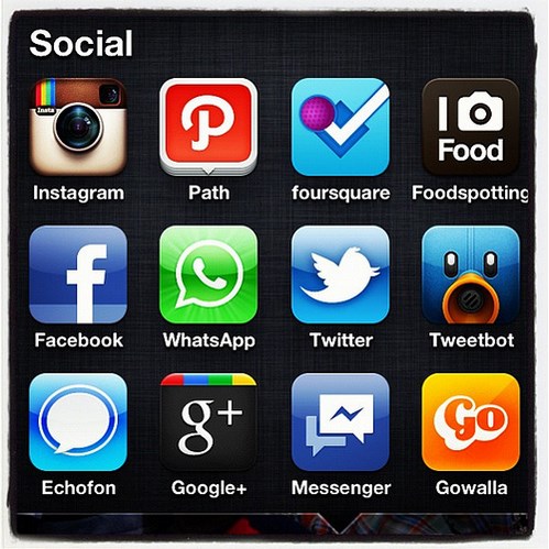 Mobile Social Applications. Image from Flickr by Nurudin Jauhar